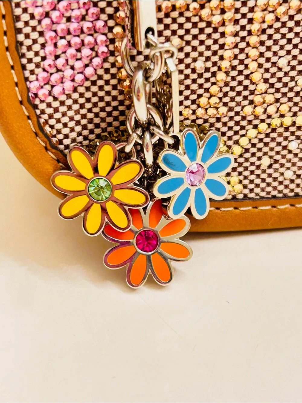 RARE NWOT Coach Y2K Flower Keychain/ Bag Charmkò